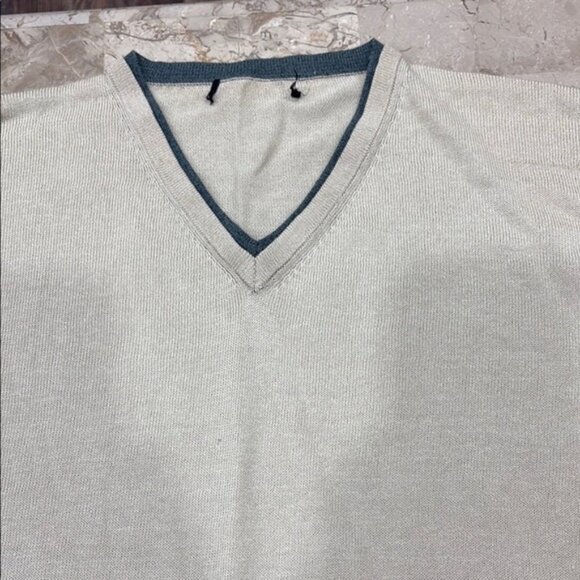 Mens Linen Cotton V-Neck Sweater - Picture 2 of 3